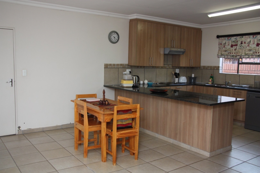 2 Bedroom Property for Sale in Langenhovenpark Free State
